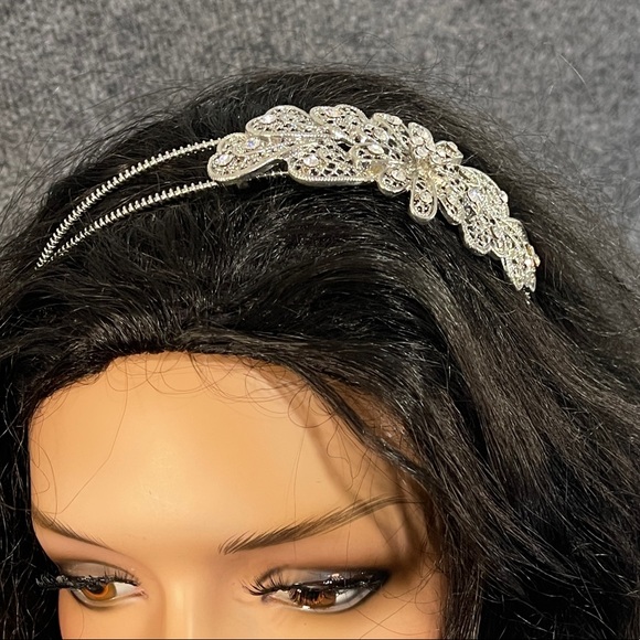 Flower Rhinestone Metal Coil Headband - Picture 7 of 10